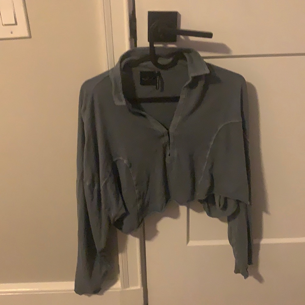 Urban outfitters long sleeve grey/blue cropped tee